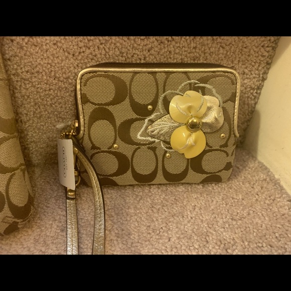 Coach mini bag and wristlet - Picture 5 of 13